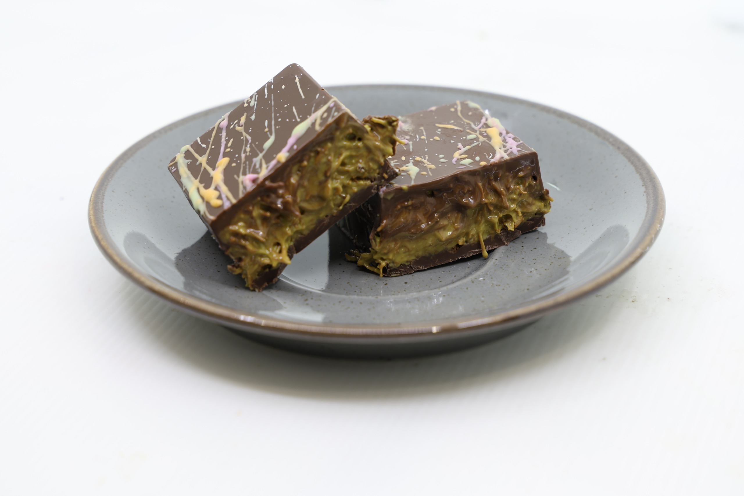 Kunafa Chocolate Bar